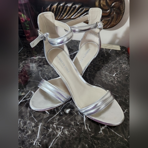 Kenneth Cole Mallory heel - Picture 1 of 7